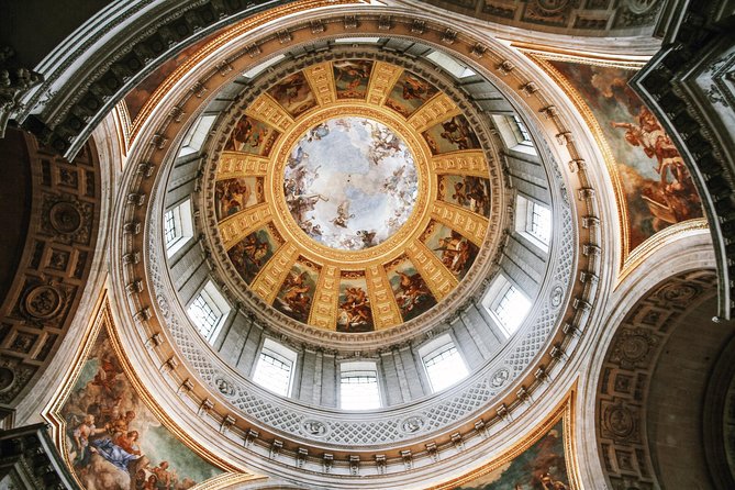 Skip-the-line Invalides Dome Louis XIV & Napoleon Tour - Semi-Private 8ppl Max - Musée de l’Armée: artifacts, recreations, and military maps that explain the story