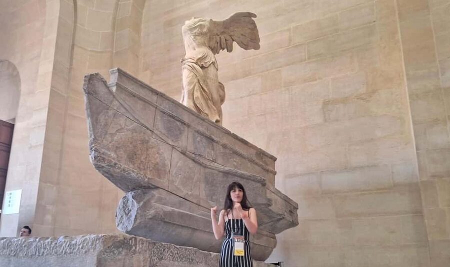 Skip-the-Line Louvre Museum Tour with Artist - Practical tips for a smooth Louvre visit (and better photos)