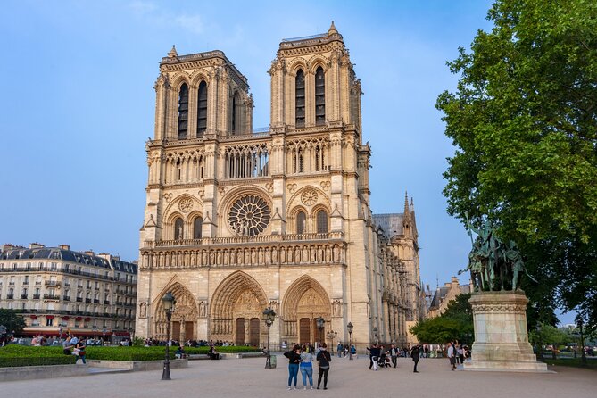 Skip-the-line Notre-Dame Cathedral, Louvre, Paris City Tour - Group Size, Timing, and Why Being On Time Really Matters