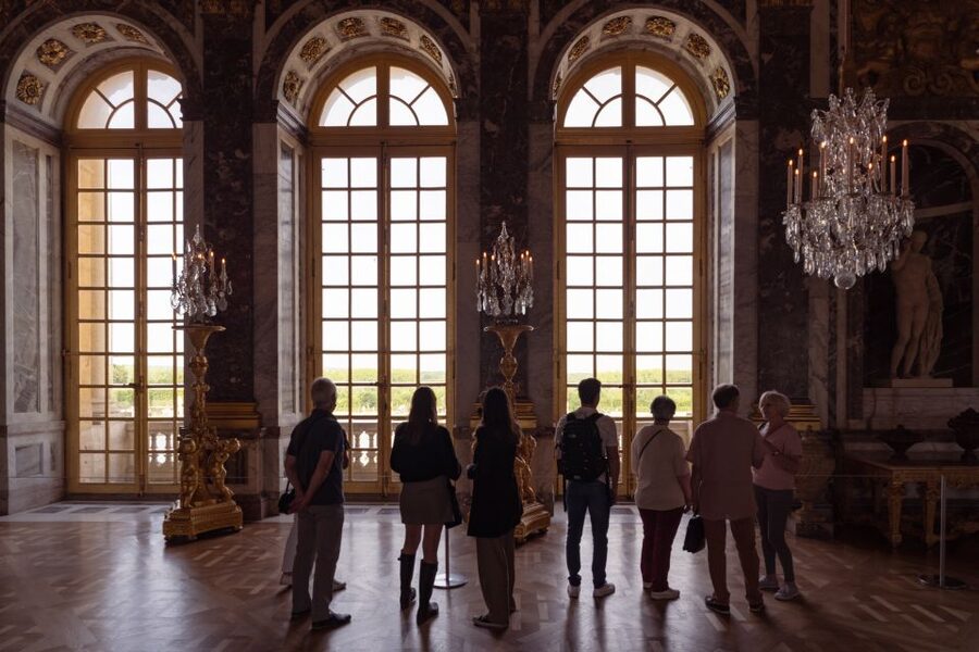 Skip-the-Line Versailles Palace Tour by Train from Paris - Château de Versailles in Two Hours: Hall of Mirrors and State Apartments