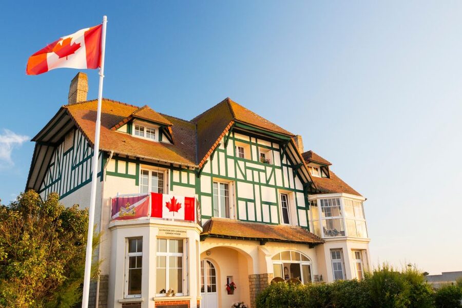 Small-Group Canadian Normandy D-Day Juno Beach from Paris - Lunch and timing: how to handle the food gap