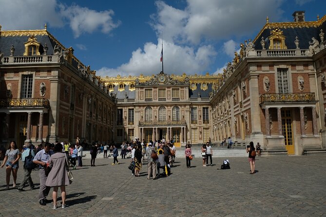 Small Group Paris to Versailles Day Trip with Garden Stroll - Trianon side trip: Petit Trianon and the Queen’s Hamlet