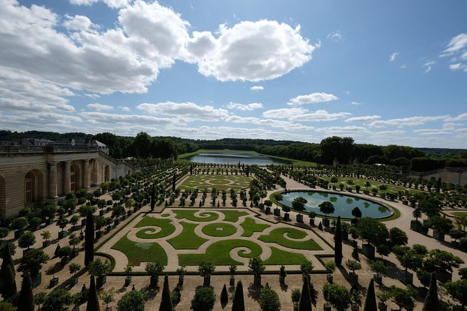 Small Group Paris to Versailles Day Trip with Garden Stroll - Gardens stroll with either fountains or musical show