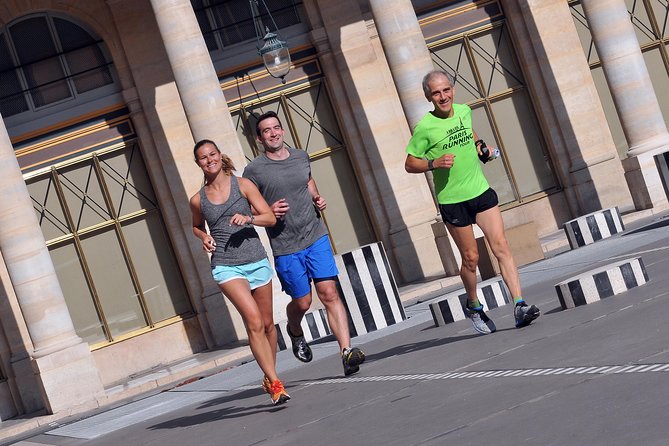 Sports, fun and educational discovery of Paris - Hotel pickup, mobile ticket, and the photo plan