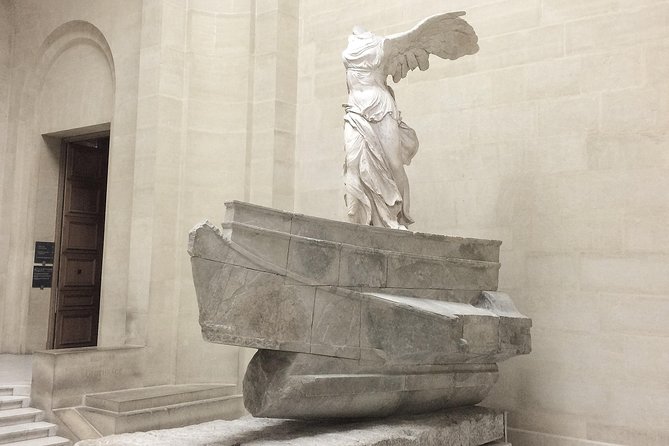 The Essential Louvre Masterpieces Tour - Limited to Six Guests - What a real art guide does for you inside the crowds