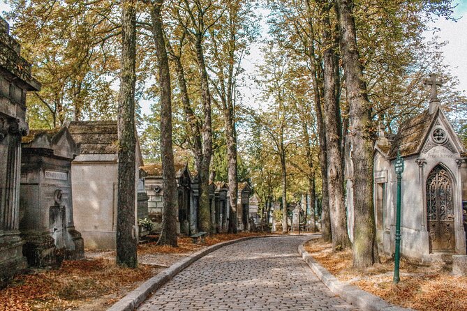 The Famous Graves of Père Lachaise - Self-Guided Audio Tour - Stop 1: the cemetery’s origin story at Père-Lachaise Cemetery
