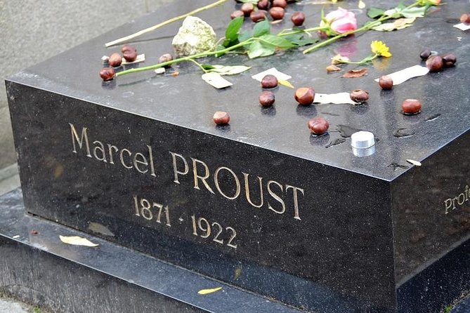 The Pere Lachaise Cemetery Private Tour - The 2-hour walk: what you do during the tour