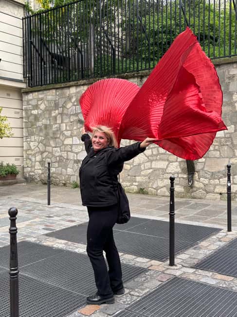 The voice of Montmartre is a must-see in Paris - Abbesses to Sacre-Coeur, guided by song instead of talking