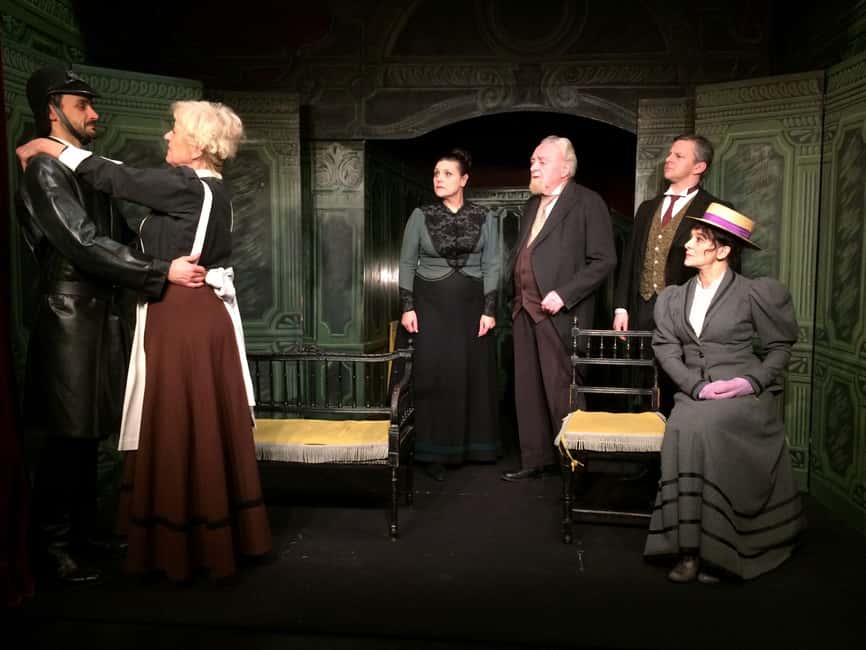 Theatre in Paris: The Bald Soprano (La cantatrice chauve) - The Absurd World of La cantatrice chauve, in 1 Hour