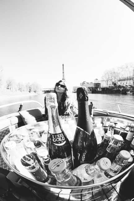 Top Private Cruises in Paris with Champagne + more surprises - Private Seine cruise with Champagne: what makes it feel special