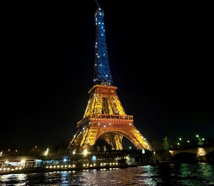 Top Private Cruises in Paris with Champagne + more surprises - Choosing Standard vs Luxury boats for up to 4 or 5 plus