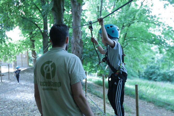 Tree Top Adventure in Rueil-Malmaison - Getting set up: harness, fundamentals, and safety rules