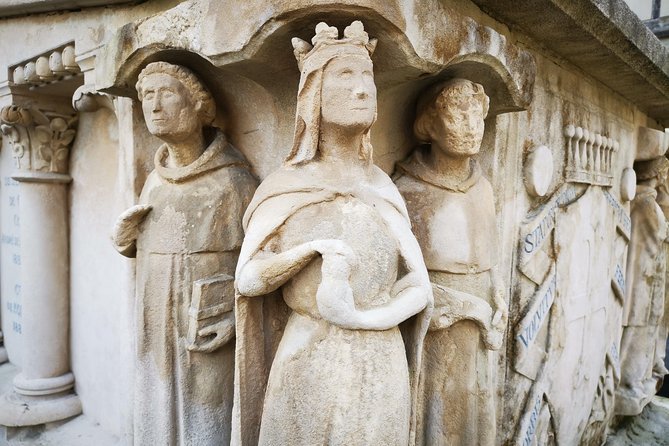 US and French revolution with General Lafayette - Our Lady of Peace church and the beheading list detail