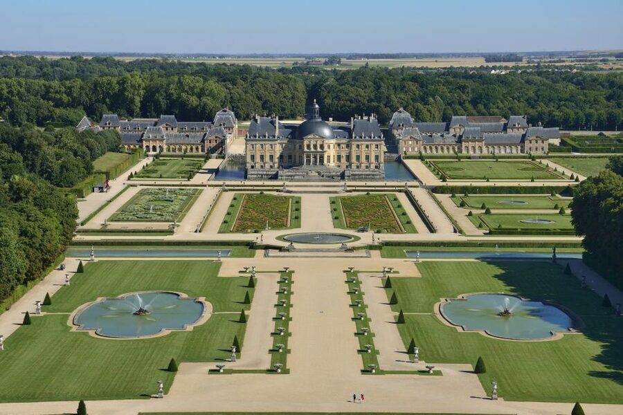 Vaux le Vicomte Chateau Entry Ticket and Chateaubus Transfer - Vaux-le-Vicomte and the Versailles link you will actually notice