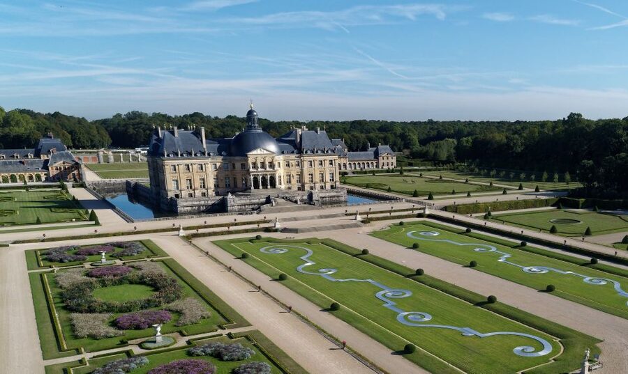 Vaux le Vicomte Chateau Entry Ticket and Chateaubus Transfer - Melun station to the chateau, how the chateaubus transfer works