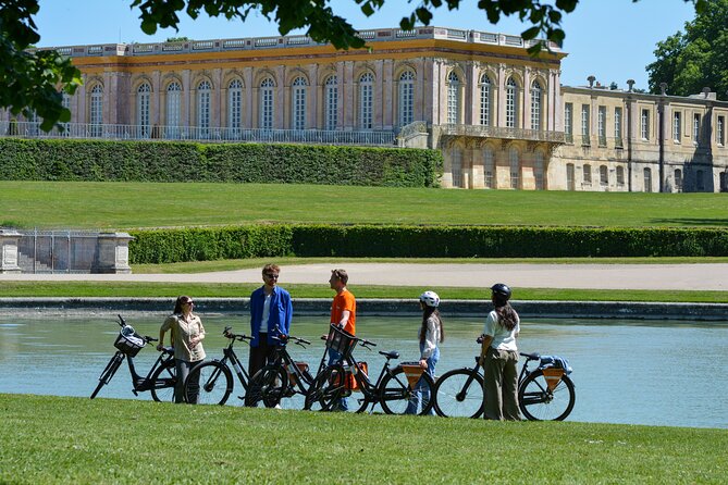 Versailles Bike Tour - Stop 2: Jardins area on two wheels, fountains, monuments, and key landmarks