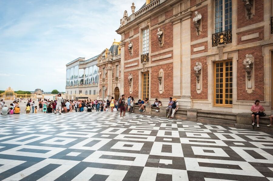 Versailles Bike Tour with Palace & Queen Farm Entrance - Versailles farmers market picnic: the lunch you actually want