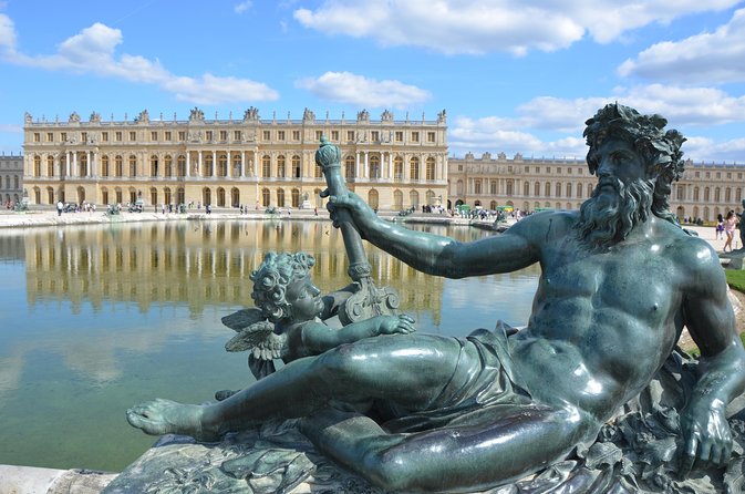 Versailles Domain Audio Guided Half Day Tour from Paris - Hall of Mirrors: why your timing matters more than you think