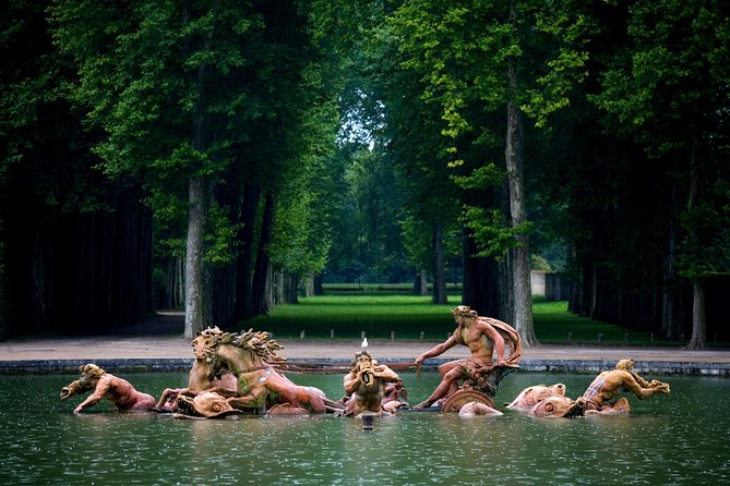 Versailles Domain Audio Guided Half Day Tour from Paris - Gardens and Grand Canal: fountains, walking, and short stops