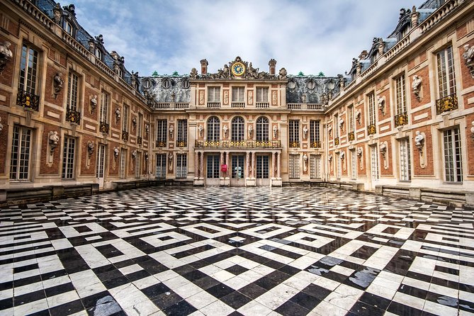 Versailles Domain Small-Group Guided Tour from Paris - Meeting Point Reality: Where You Need to Be, and What Time Feels Like