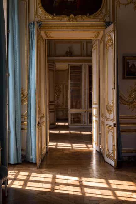Versailles: Entry ticket & Private Apartments VIP Tour - Should You Book This Versailles VIP Tour?