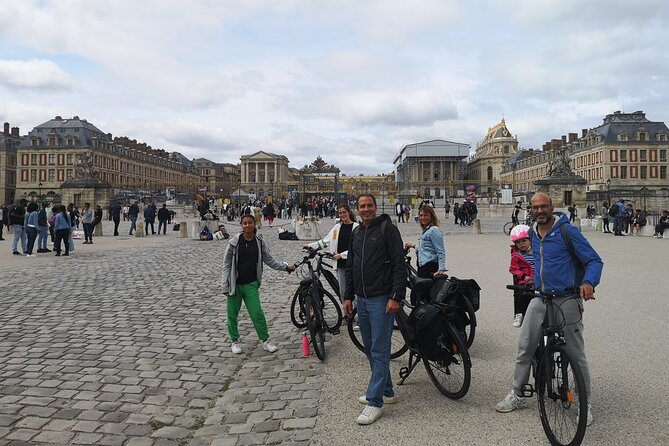 Versailles Full-Day Electric Bike Tour : Market, Picnic & Palace - What your money pays for, and what you still have to bring