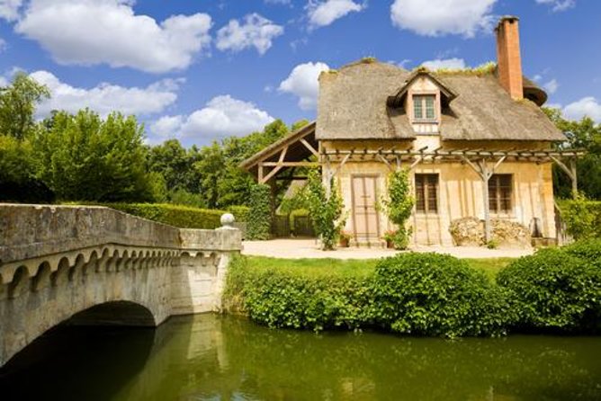 Versailles Full Tour: Palace, Gardens & Marie-Antoinette’s Estate - Marie-Antoinette’s Estate: Petit Trianon and the Queen’s Private World