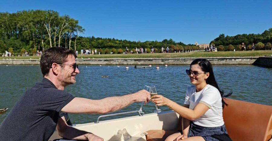 Versailles: Gardens Golf Cart Tour, Row Boat, and Champagne - The 1-hour Gardens golf cart tour: comfort that keeps the day moving