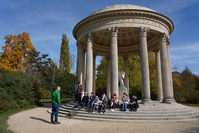 Versailles, Gardens & Hamlet: Full-Day Guided Small-Group Tour - Petite Venise café stop and the included hop-on hop-off train