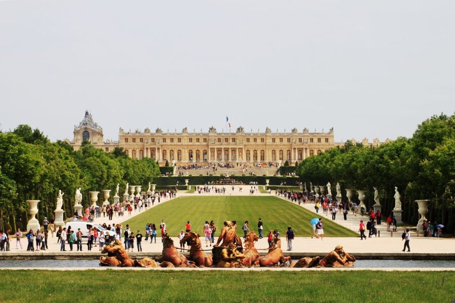 Versailles: Palace and Garden Bike Tour with Tickets - Starting point, getting oriented, and what the ride feels like