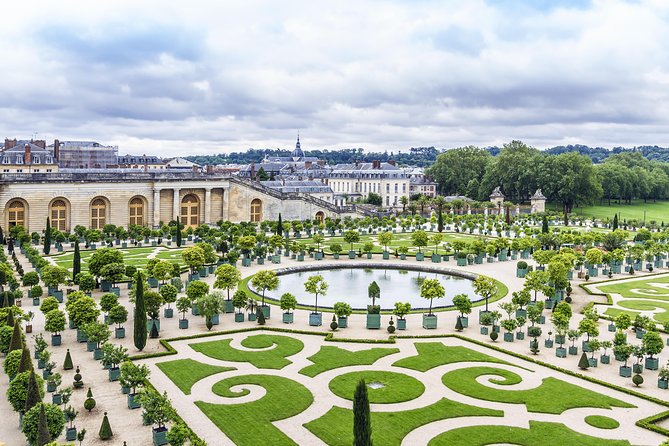 Versailles Palace and Gardens Half Day Guided Tour from Paris - Gardens time: your paced window, statues, fountains, and photo breaks