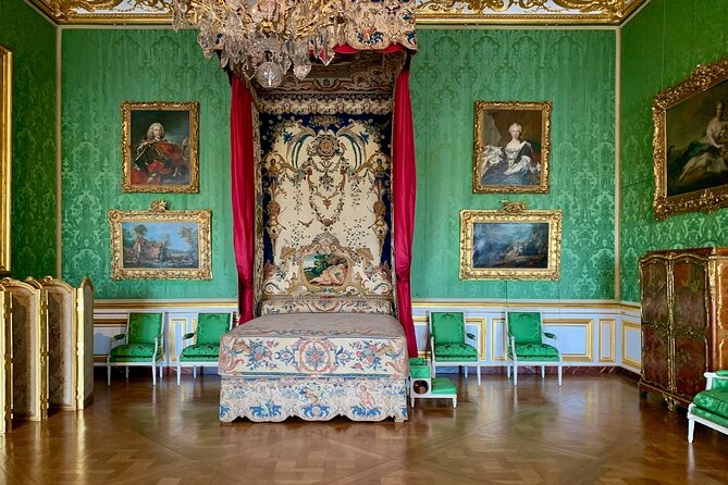 Versailles Palace and Gardens Tour - King and Queen’s apartments: what to look at beyond the wallpaper