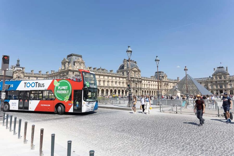 Versailles Palace: Day Trip & Paris Hop-On Hop-Off - Versailles Castle and gardens, plus Trianon and Queen’s Hamlet
