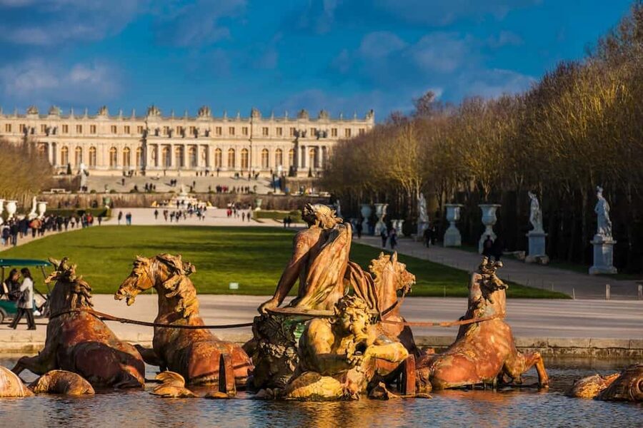 Versailles: Palace & Gardens Guided Tour with Entry Tickets - Should you book this Versailles palace and gardens tour?