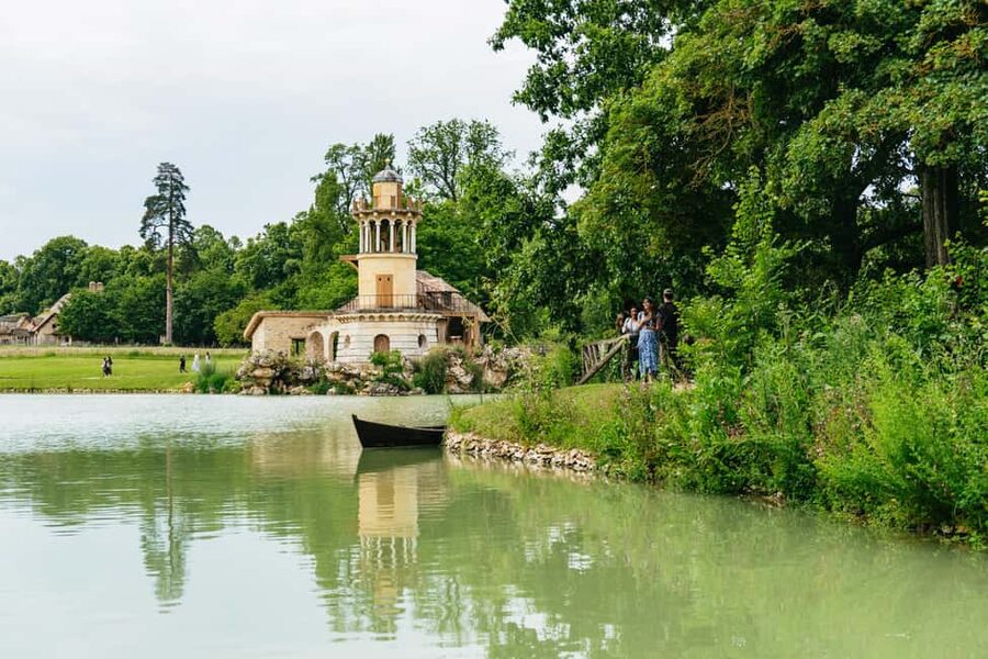 Versailles: Palace, Gardens & Queen’s Estate Guided Tour - Versailles Gardens guided walk: more than pretty scenery, it’s royal engineering