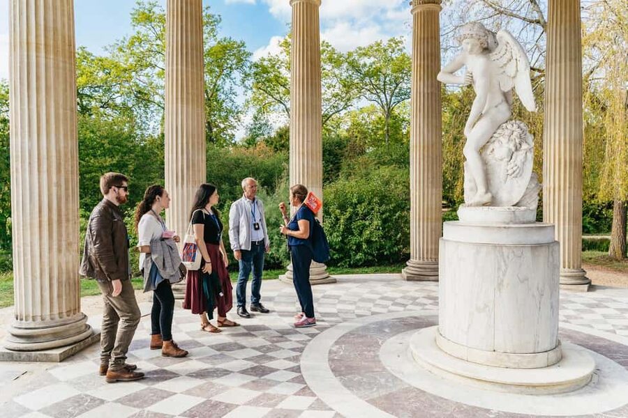 Versailles: Palace, Gardens & Queen’s Estate Guided Tour - The 90-minute Palace tour: Hall of Mirrors, state apartments, and the story behind Louis XIV