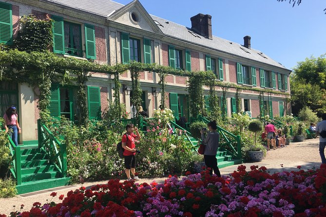 Versailles Palace & Giverny Private Tour with Lunch&Hotel Pick-up - Clos Normand: Monet’s house, his studio, and the Japanese bridge moment