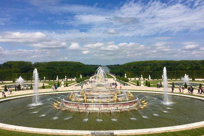 Versailles Palace & Giverny Private Tour with Lunch&Hotel Pick-up - Private transport value: small group feel, car Wi-Fi, and flexible pacing