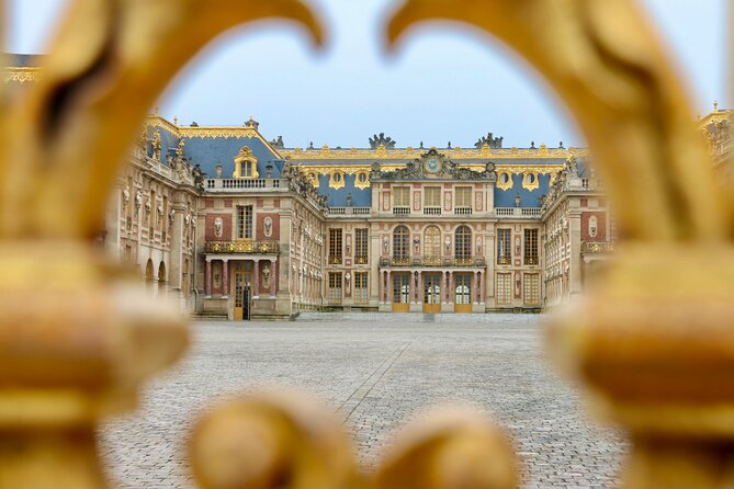 Versailles Palace Guided Experience and Gardens Entry 10 PPL Max - Gardens of Versailles, plus Petit and Grand Trianon tickets