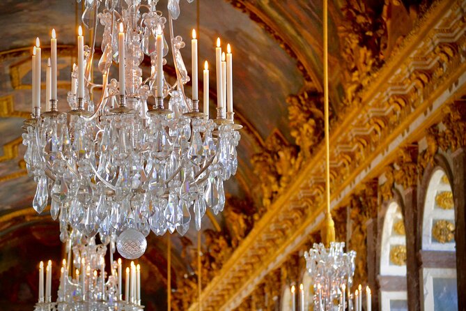 Versailles Palace Guided Experience and Gardens Entry 10 PPL Max - Guides make the difference: Fabian, Rhoda, and Rawda style