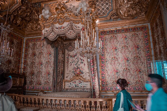 Versailles Palace Guided Tour with Reserved Entry - Royal Gardens After the Tour: Free in Winter, Extra in Summer