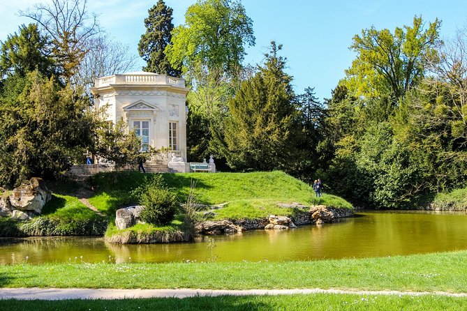 Versailles Palace & Marie-Antoinette's Estate Full Day Private Tour from Paris - Lunch Break at La Flotille: Plan for Extra Cost, But Expect a Good Pause