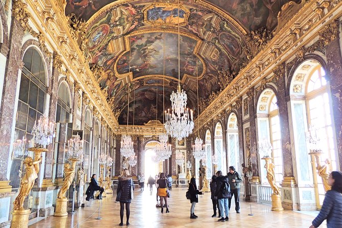 Versailles Palace & Marie-Antoinette's Estate Guided Tour - From Paris meeting point to Versailles in a comfortable minibus