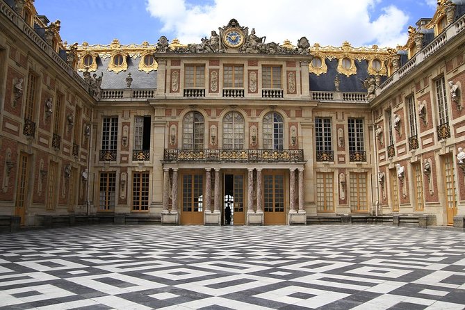 Versailles Palace & Marie-Antoinette's Estate Private Guided Tour with Lunch - Entering Versailles Without the Usual Headache