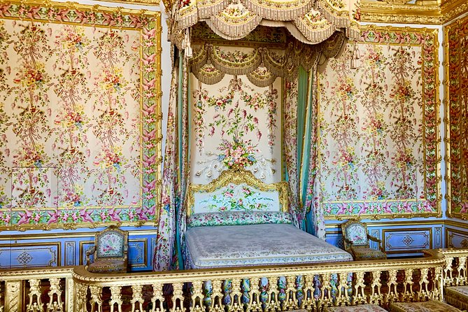 Versailles Palace & Marie-Antoinette's Estate Private Guided Tour with Lunch - Palace of Versailles: Louis XIV and the Big Moments First