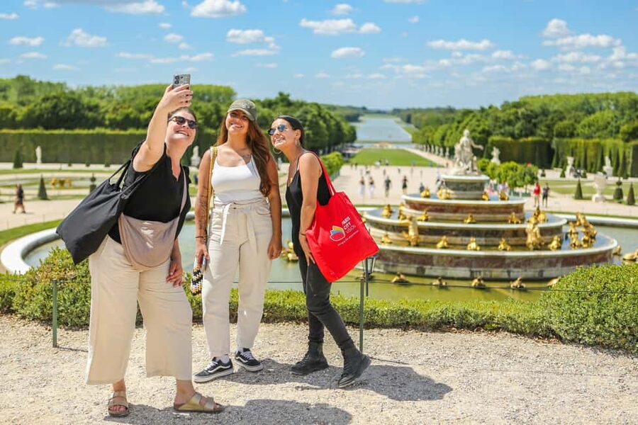 Versailles: Private Half-Day Guided Tour from Paris - Hotel pickup, then straight to Versailles mode