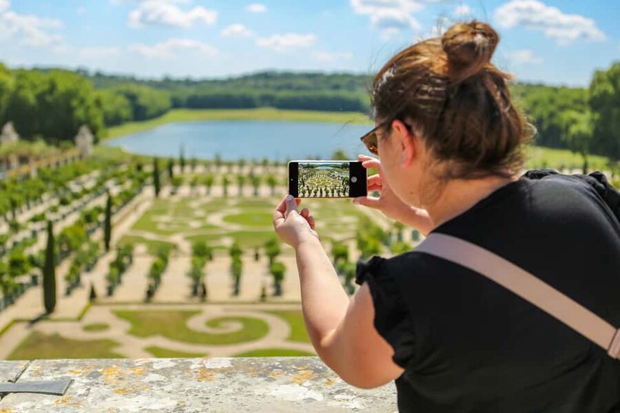 Versailles: Private Half-Day Guided Tour from Paris - What makes this tour feel easy on the ground
