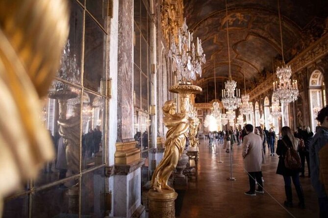Versailles Royal Palace & Gardens with Exclusive Petit Apartments - Meeting point at the Louis XIV equestrian statue, and security timing