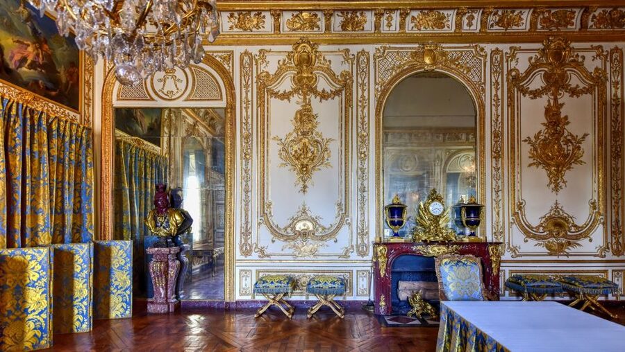Versailles: Skip-the-Line Day Tour & Transfer from Paris - Lunch at La Petite Venise: A Break That Keeps the Day Moving
