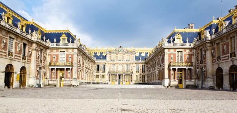 Versailles: Skip-the-Line Guided Tour of Palace with Gardens - Hall of Mirrors and the royal apartments: why the guide makes a difference